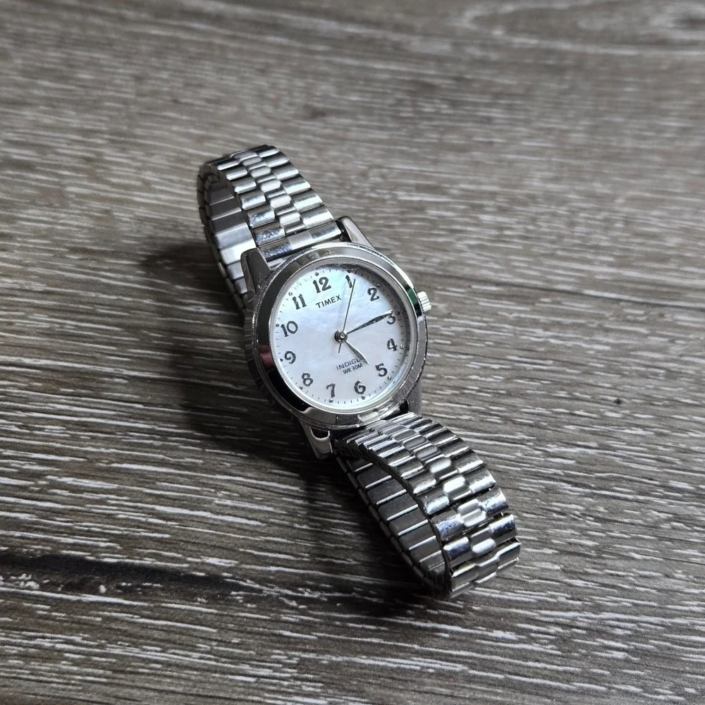 Timex T2M826 Women's Indiglo Quartz Watch Silver Tone Mother of Pearl Stretch 6